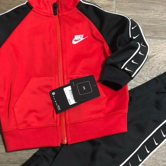 Nike toddler jogger set w/ jacket red-black NWT activewear sportswear streetwear - Picture 3 of 5